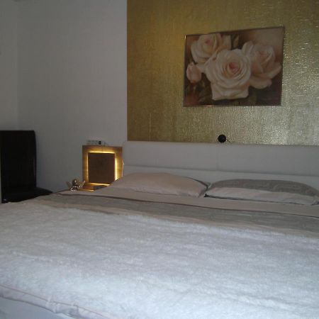 Ferienwohnung Rosentraum Oberotterbach Ngoại thất bức ảnh