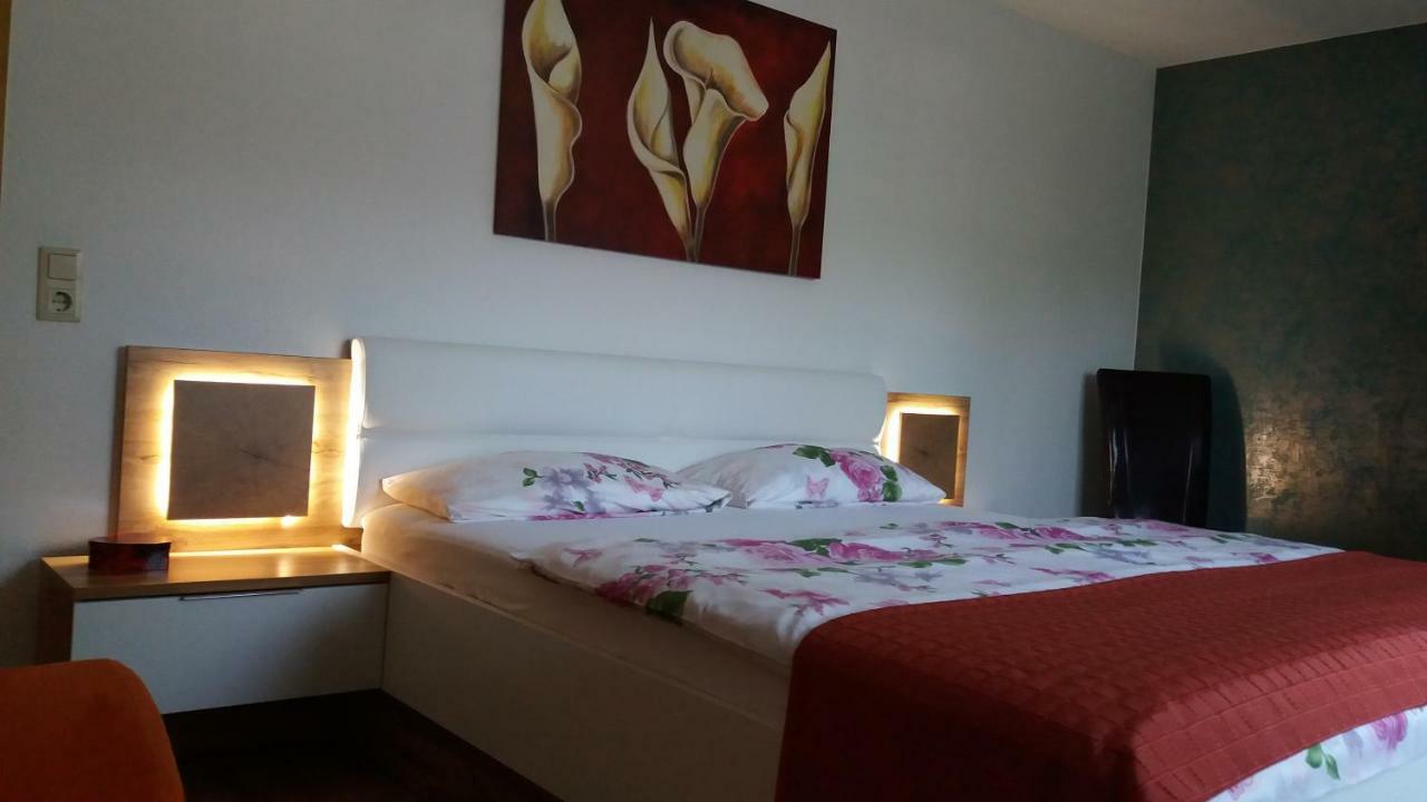 Ferienwohnung Rosentraum Oberotterbach Ngoại thất bức ảnh